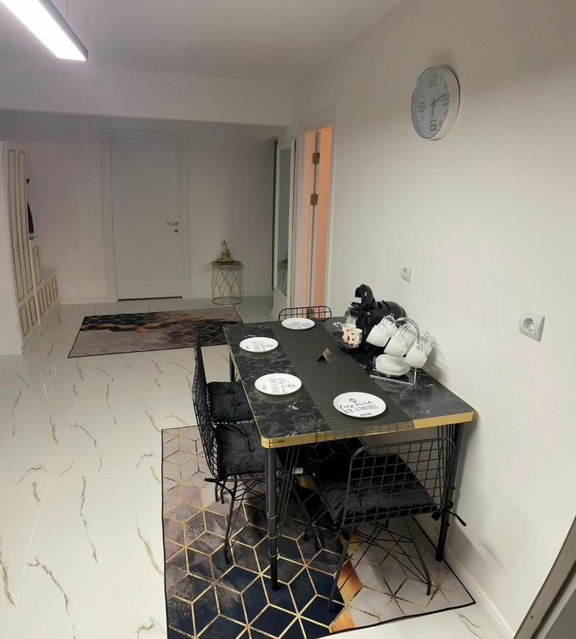 Carla'S Apartament Διαμέρισμα Oradea Εξωτερικό φωτογραφία