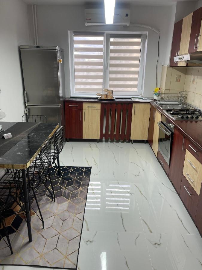 Carla'S Apartament Διαμέρισμα Oradea Εξωτερικό φωτογραφία