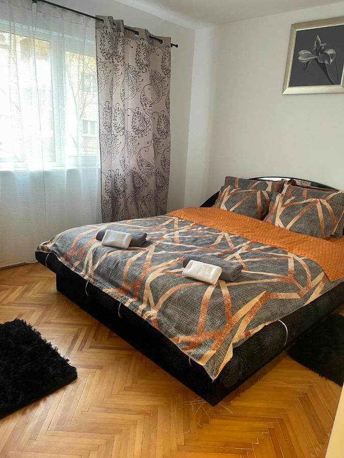 Carla'S Apartament Διαμέρισμα Oradea Εξωτερικό φωτογραφία